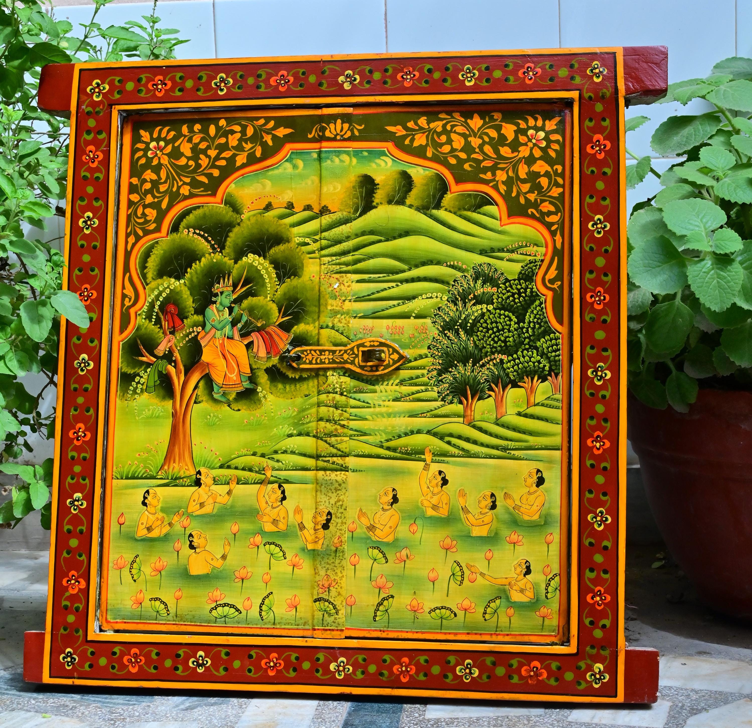 Hand-Painted Lord Krishna Wooden Window Frame: Indian Folk Art Wall Decor разноцветный