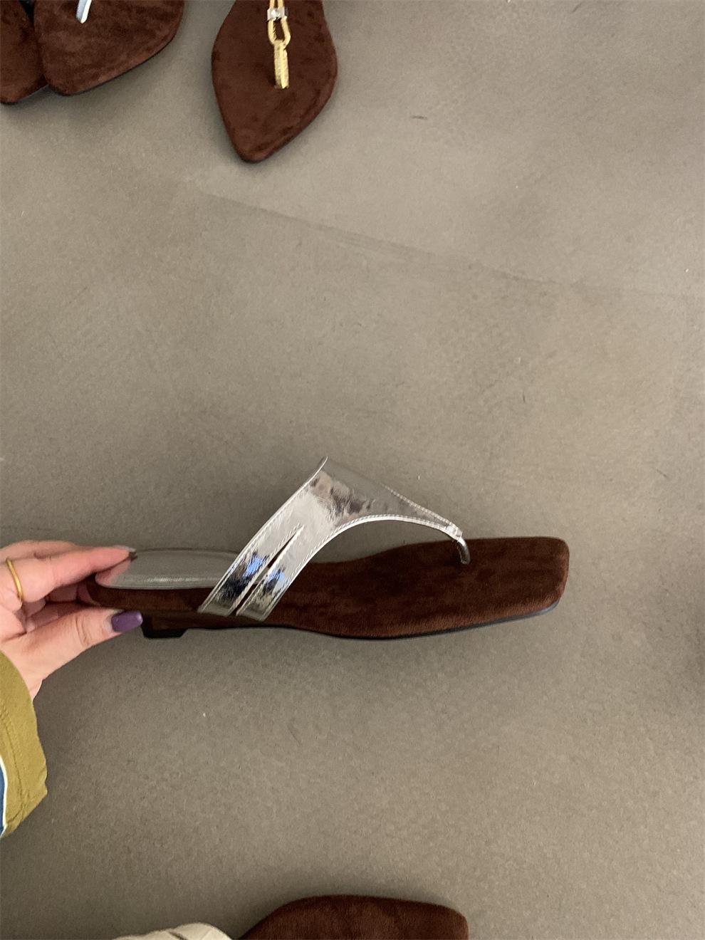 

Дизайнерские нишевые шлепанцы на танкетке серебристые женские туфли летняя обувь босоножки на высоком каблуке римские сандалии 40 серебряный