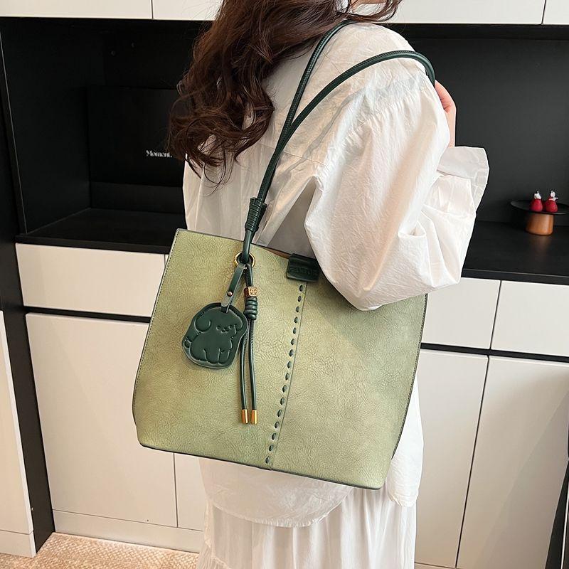 High-end Exquisite Niche Bag Women's Fashionable Versatile Female Portable Shoulder Bag Simple Soft Ladies Tote Bag
