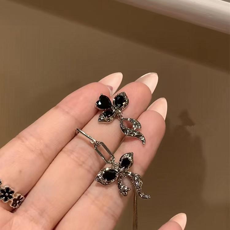 Elegant Black Zirconia Bow Tassel Earrings - Retro Distressed Asymmetrical Cold Style