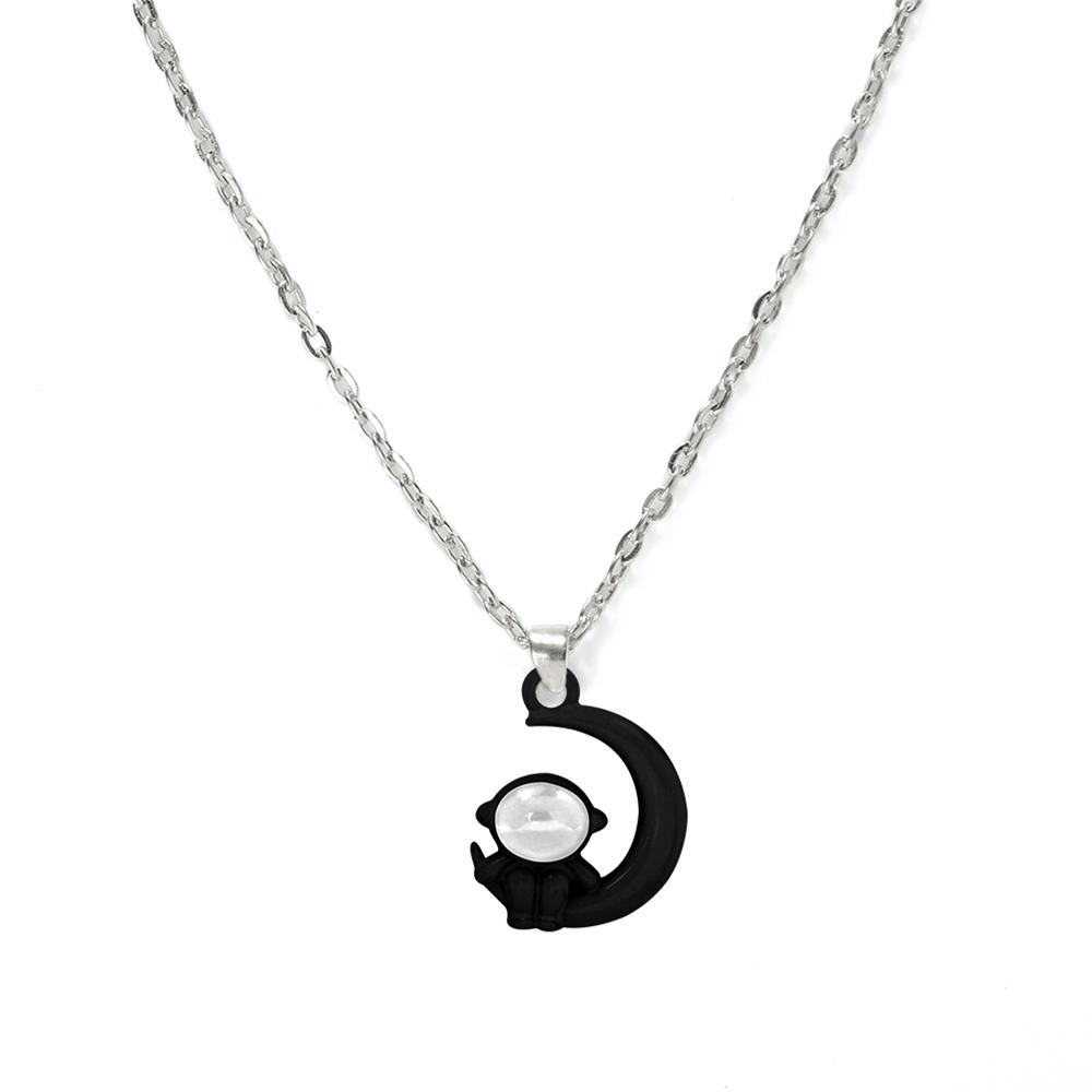 

Cute Astronaut Sit on Moon Pendant Necklaces Explore The Universe Alloy Chain with Lobster Clasp Fashion Jewelry Gifts for Women чорний