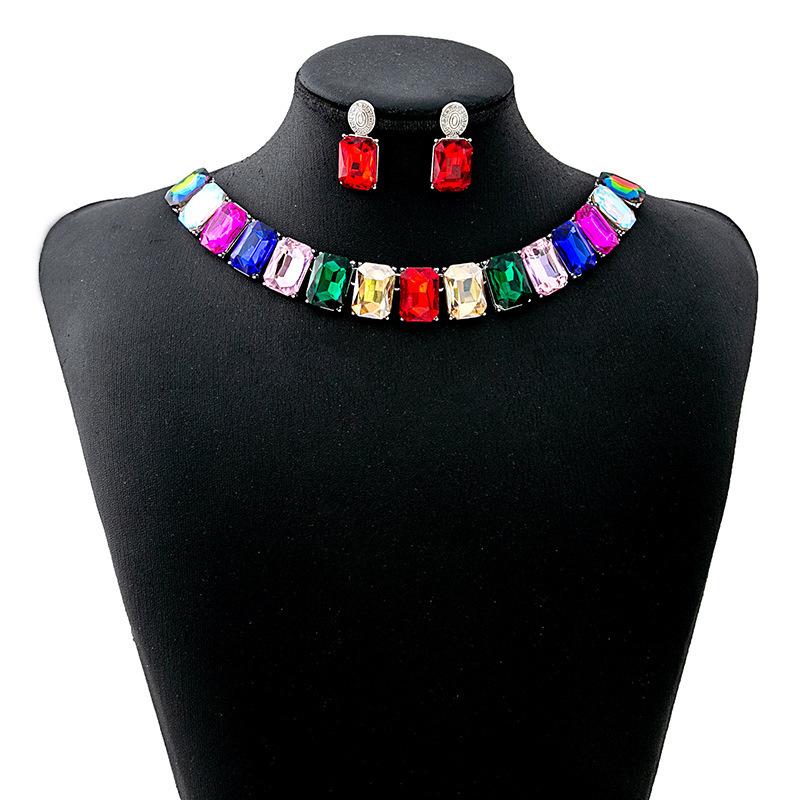 Luxury Crystal Square Jewelry Set, Fashionable And High-End Dinner Accessories Necklace Pendant Earrings