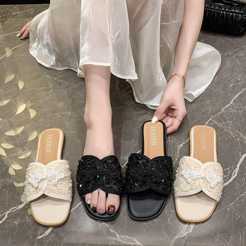 Xiaoxiangfeng versatile women's shoes 2025 summer new pearl one-word cool slippers rhinestone fashion women's one-word flat bottom