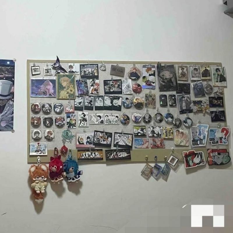 Selbstklebende Foto- & Schmuck-Filztafel zur Wand- oder Schreibtischdekoration.