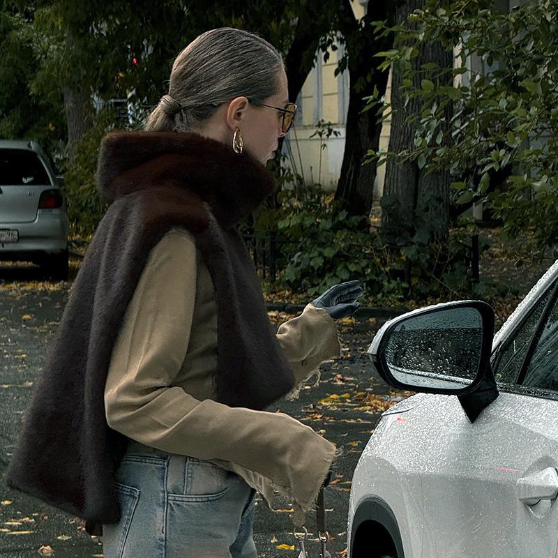 2025 Women's Solid Color Semi-High Neck Sleeveless Furry Top for Autumn & Spring