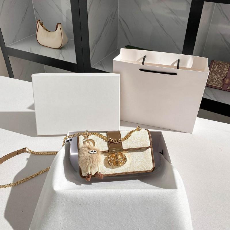 

High-end Fashionable Commuting All-matching Single-shoulder Small Square Bag Niche Design Light Luxury Chain Cross-body off білий колір