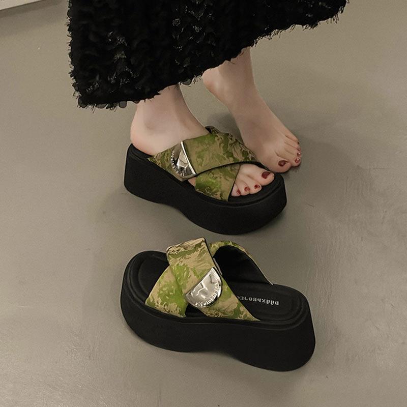 Gentle Matching Skirt Platform Slippers Women's Summer Wear 2025 New Muffin Sandals High Heels Sandals Soft-soled Beach Shoes