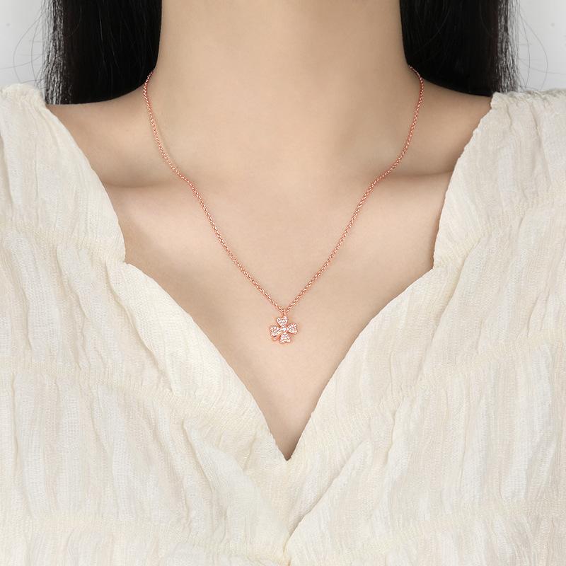 Pink Diamond Lucky Grass Pendant Collarbone Chain Female, Niche Design Wind Four-Leaf Clover Necklace