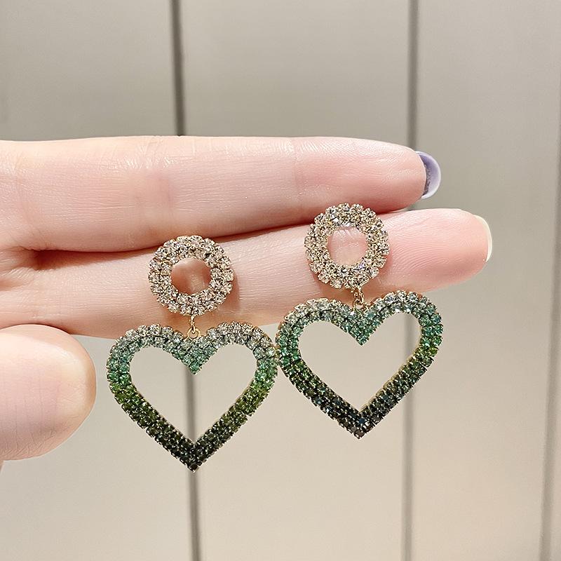 

Green Fashion Heart Earrings зелений