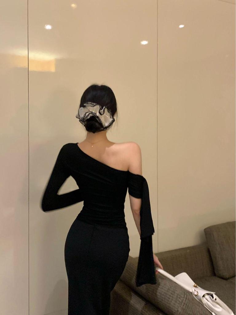 Spicy Asymmetrical One-Shoulder Long-Sleeve Slim Fit T-Shirt for Women - Spring Slimming Bodycon Base Top