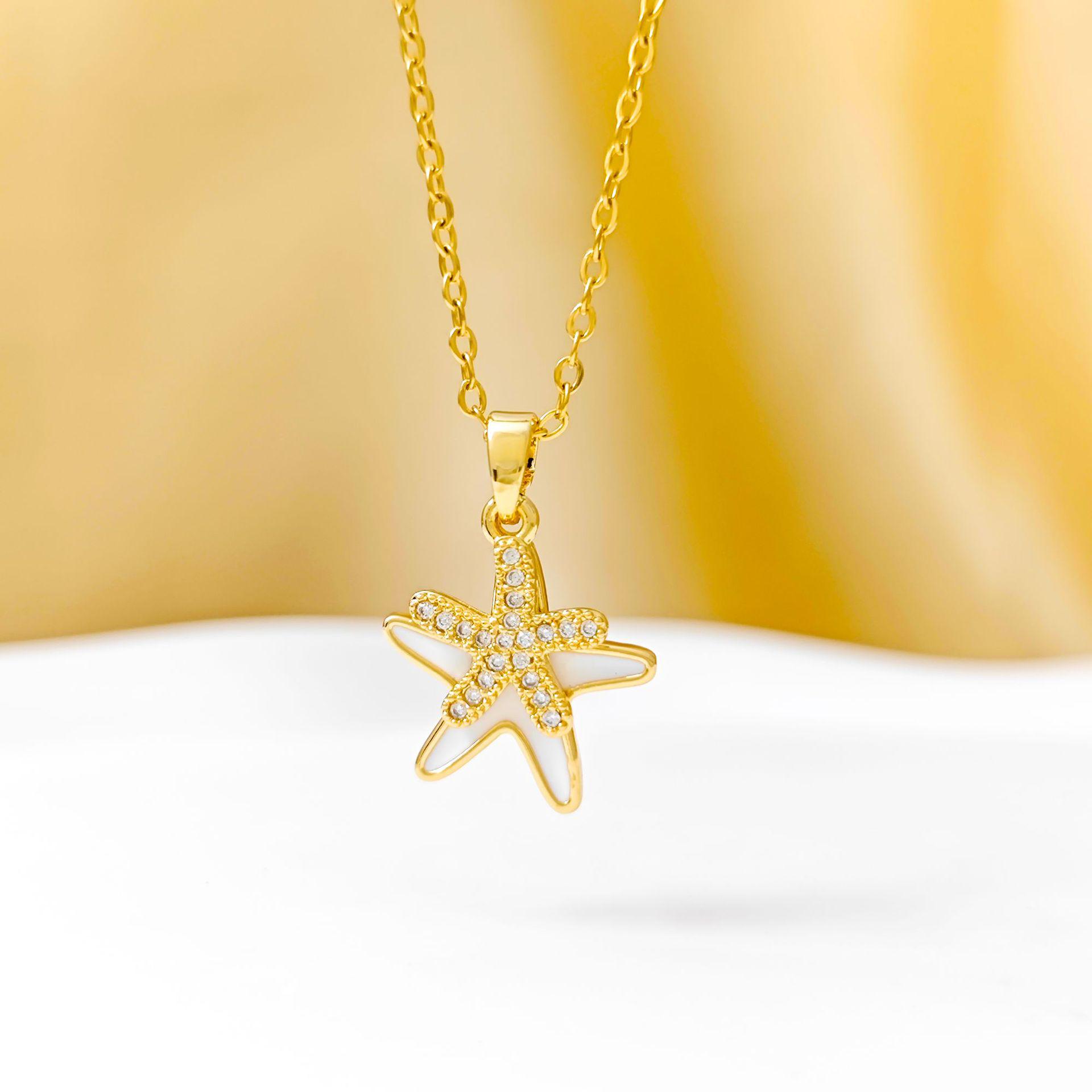 

Exquisite Starfish Necklace: Gold and Diamond Clavicle Chain