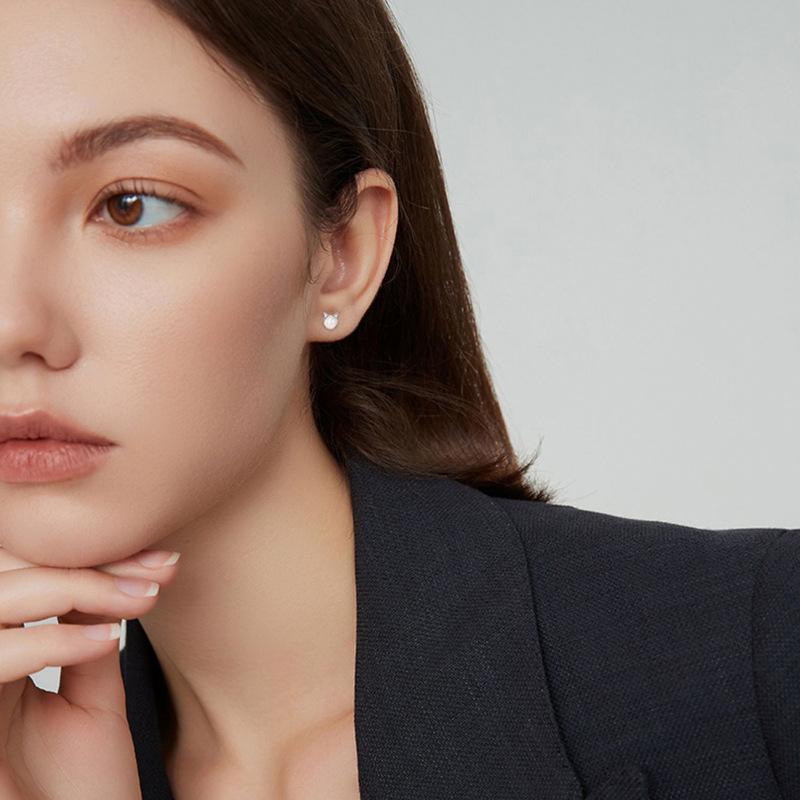 Ohrringe aus S925er Silber, plattiert, Mode aus Europa und den Vereinigten Staaten, neue Opal-Ohrringe, einzigartige, niedliche Opalstein-Kätzchen-Ohrringe