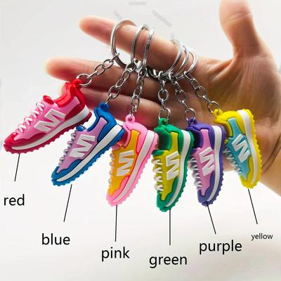 1 Pezzo Creativo Simulazione Mini Scarpe Sportive Portachiavi in Silicone Ciondoli Per Chiave Auto Borsa Custodia Telefono Ornamento Uomo Donna Portachiavi Regalo