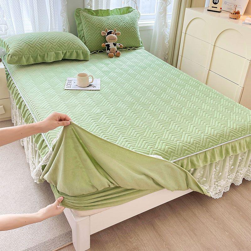 Warm Peach Velvet Clip Skirt Three-Piece Princess Style Lace Bedspread Thickened Short Plush Anti-Slip Mattress Protector Dream Bedding Set