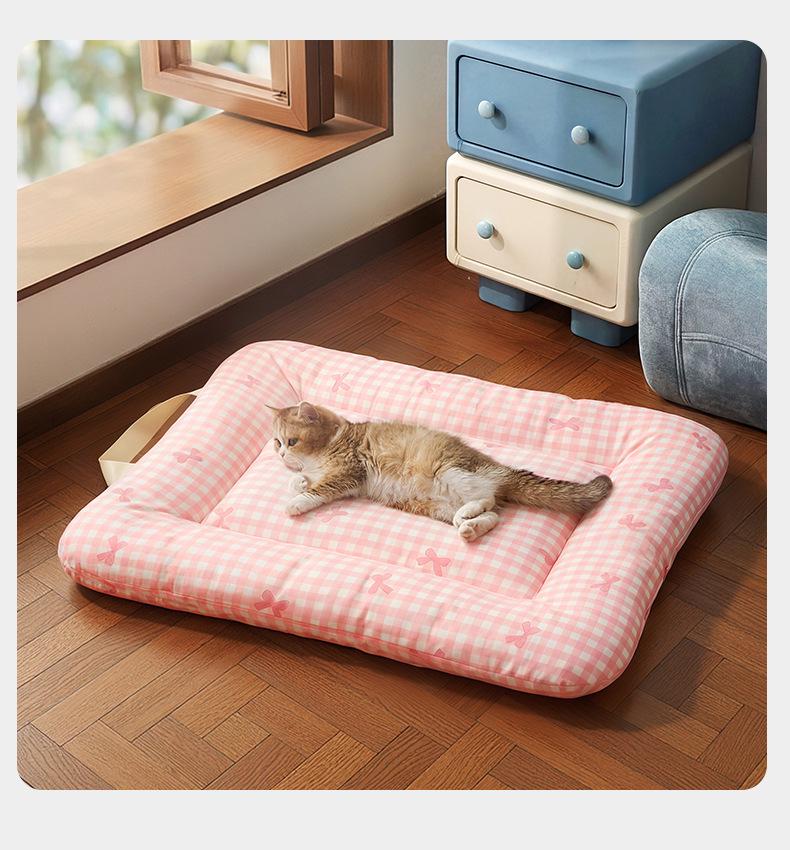 All-Season Pet Mat: Dog Bed, Cat Sofa, & Car Seat for Small/Medium Pets