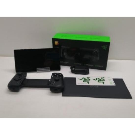 

БУ Ігровий планшет Razer Edge Wi‑Fi – 6 ГБ ОЗП / 128 ГБ пам яті, Чорний (Модель RZ80‑04610100‑B3A1) чорний