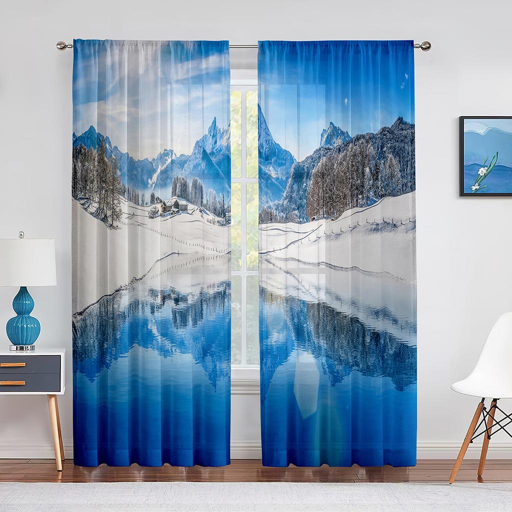 Winterliches Bauernhaus in Schneebergen und Schneewald Transparenter Vorhang für Wohnzimmer Schlafzimmer Voile Küchenfenster Tüllvorhänge