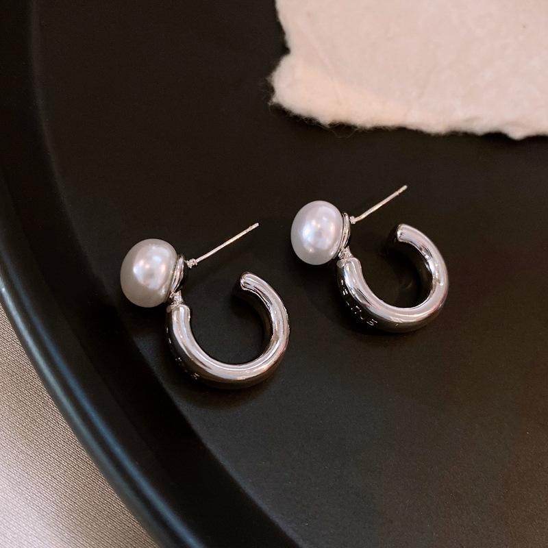 Серьги-пусеты в форме буквы С с жемчугом, покрытые настоящим золотом, простые серьги, серьги для имиджа