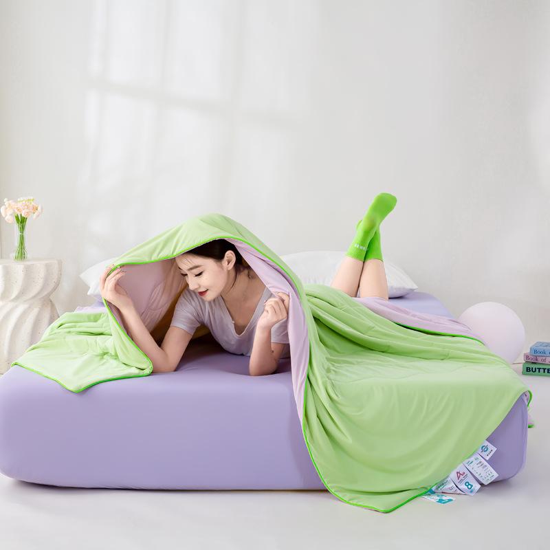 Cool Feeling Class A Ice Cream Summer Cool Quilt, Household Solid Color Summer Quilt Machine Washable Air Conditioner Quilt Summer Ice Silk Thin Quilt