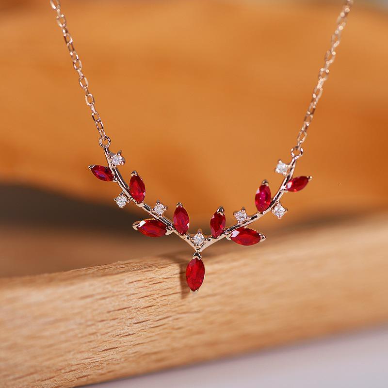 Rose Gold Antler Pendant Clavicle Chain in S925 Sterling Silver Rose Gold
