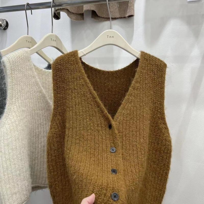 Women's V-Neck Sleeveless Knit Cardigan Vest - Versatile Autumn/Winter Layered Sweater