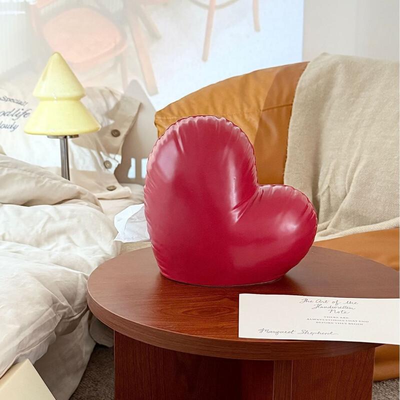 Heart-shaped Ceramic Tissue Box
