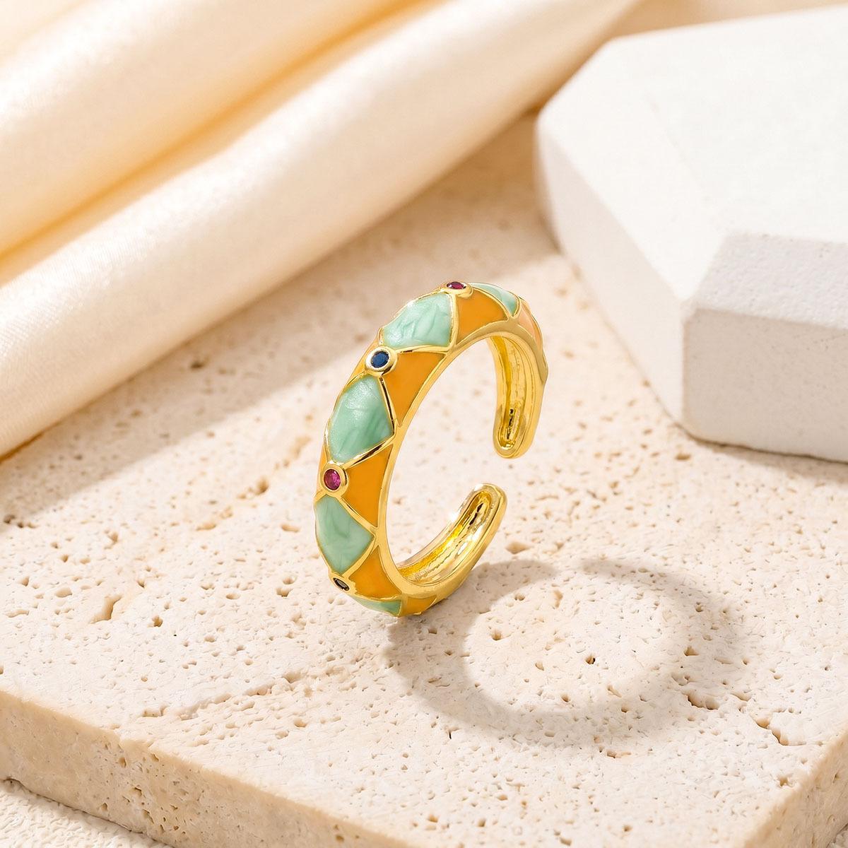 Female Retro Fashion Niche Light Luxury Ring Light Blue Yellow золотой