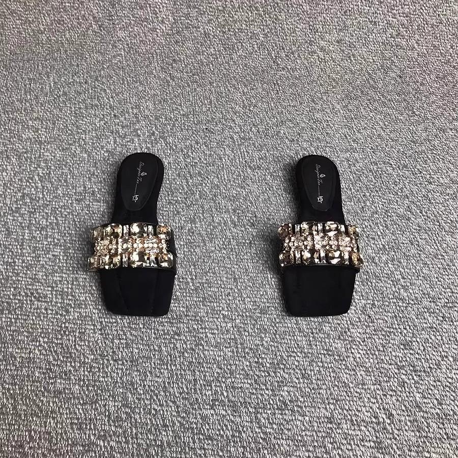 Sommer 2025 neue Bonbonfarbe Oberbekleidung Damen Schleife Temperament eckige Zehenpartie Fee offene Zehen kühle Pantoletten Strass französisch