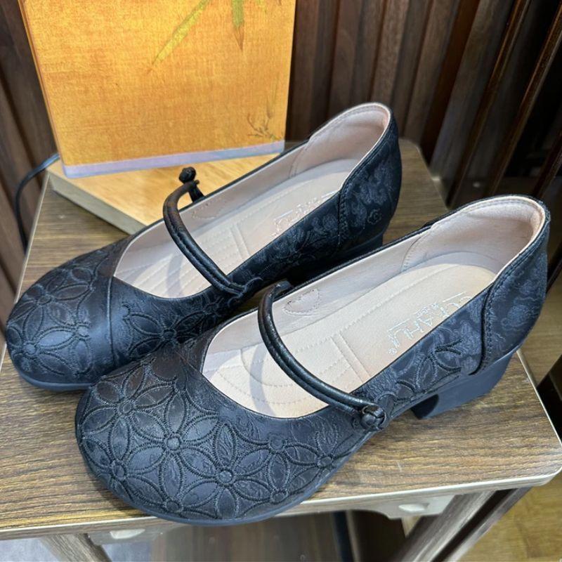 

Spring and autumn new 2025 mother shoes versatile thick heel 4 cm non-slip and wear-resistant middle-aged and elderly single shoes women s shallow mou 40