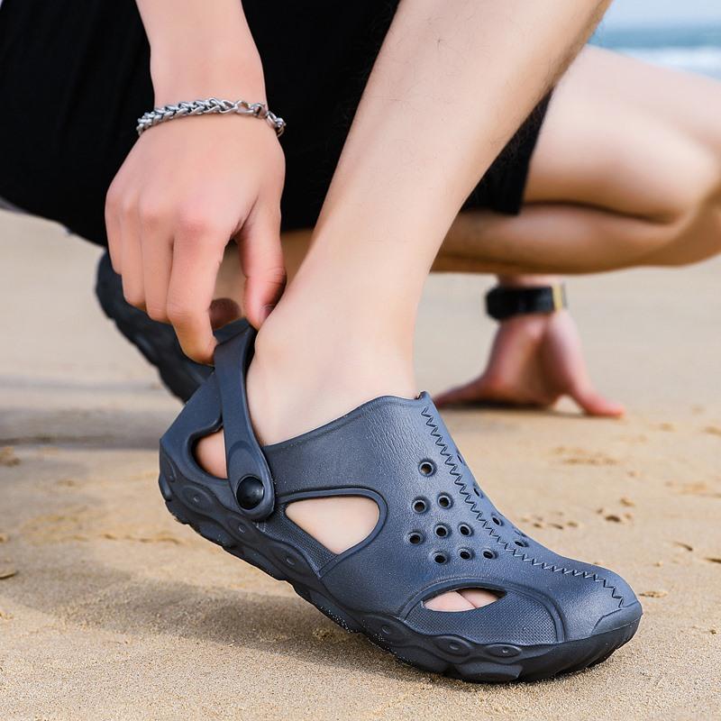 Sandals men's shoes new hole shoes casual bag head beach shoes fashion wear sandals play men's sandals