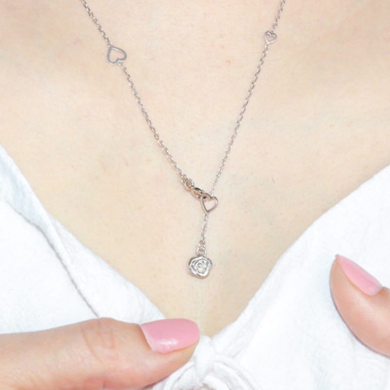 LOASI lovely rose. long heart chain necklace