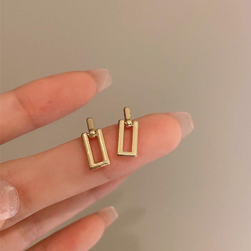 Geometric Alloy Stud Earrings For Women With Elegant Style For Daily Wear