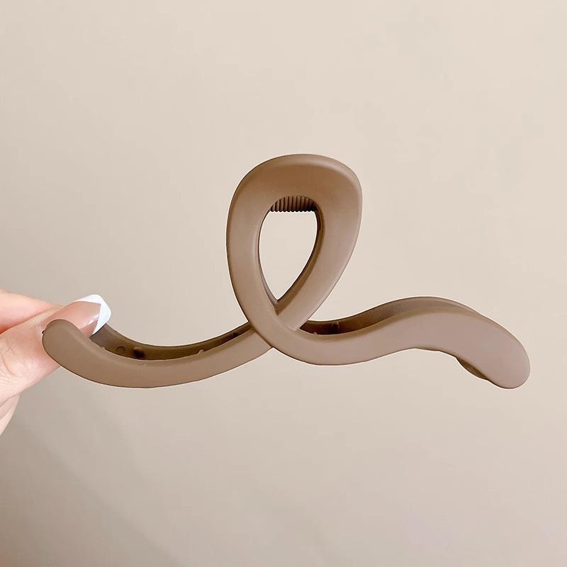 Elegant Large Hair Claw Clip for Thick Hair - High-End Korean Updo Shark Clip