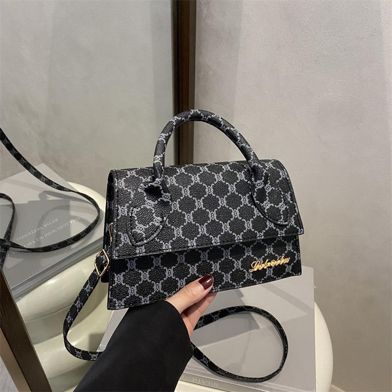 Retro Simple Shoulder Bag Women's 2025 New Fashion Simple Handbag Casual Commuter Small Square Bag Messenger Bag