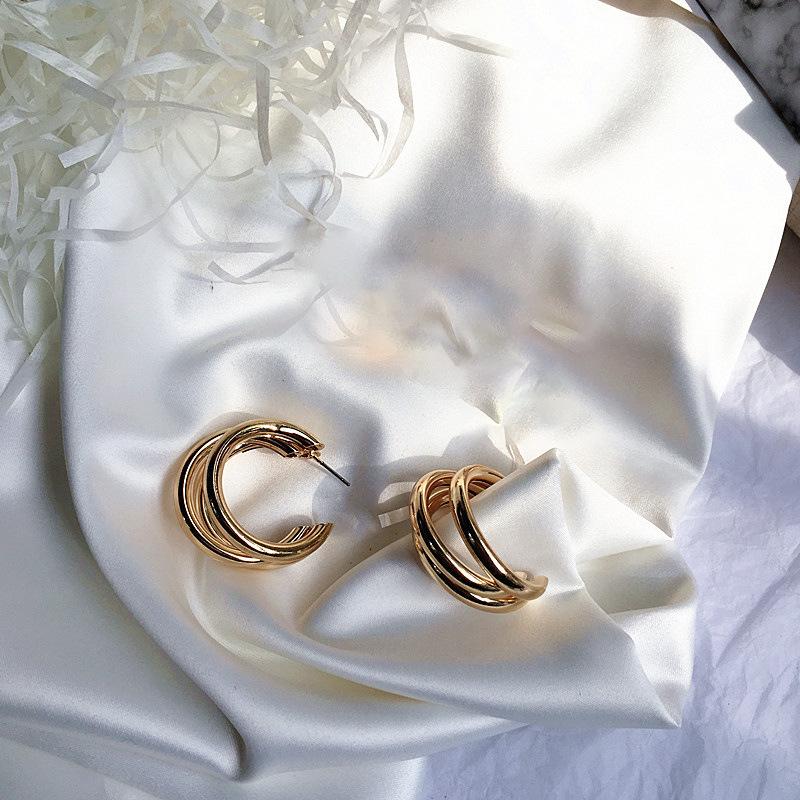 Celebrity's Same Style Metal Earrings Female Earrings Exaggerated Face Show Small Earrings Advanced and Popular Earrings