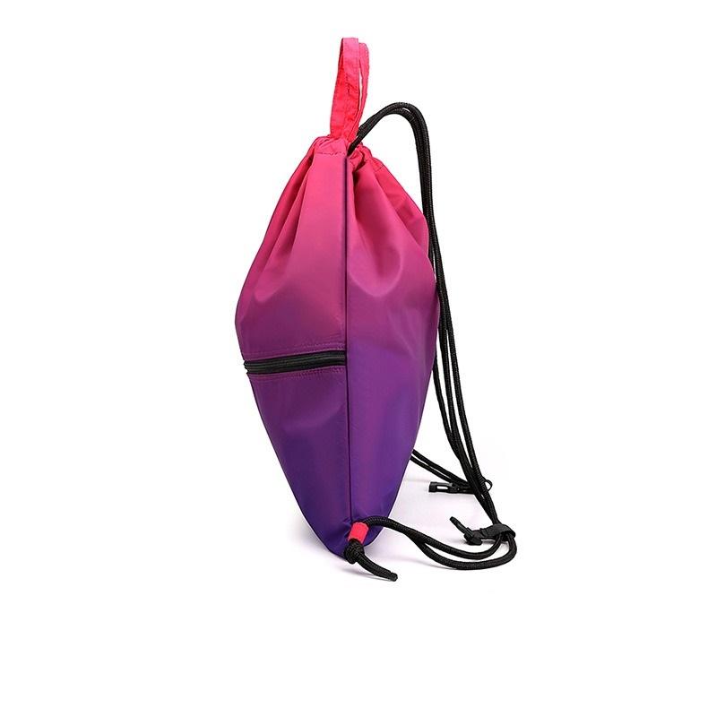 Rucsacul cu șnur de capacitate mare cu culoare în gradient și buzunar exterior cu fermoar este potrivit pentru sport, călătorii și activități în aer liber.