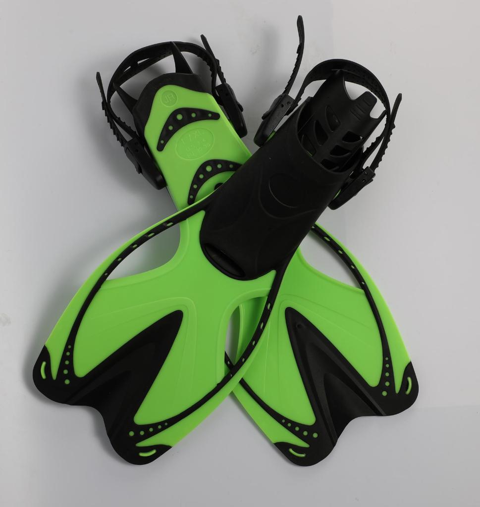 Kids' Adjustable Diving Fins for Swimming and Snorkeling