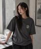 Seuteijial Signature Serve Short Sleeve T-Shirt [Charcoal]