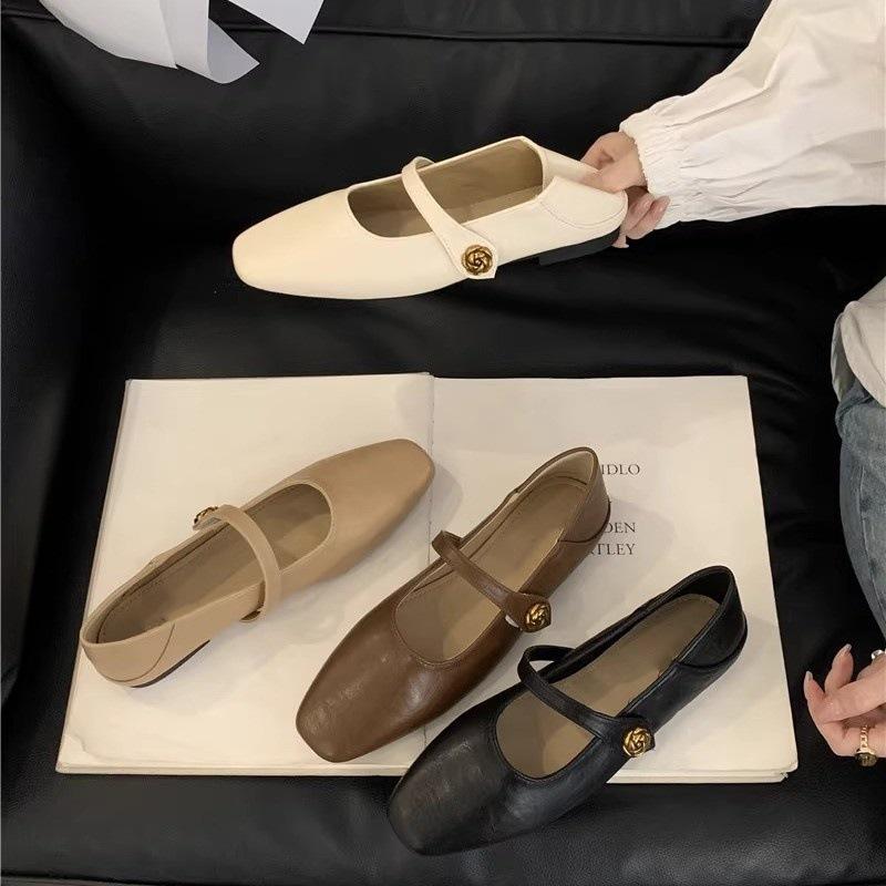 2025 spring and autumn Korean version of Xiaoxiangfeng chic soft sole soft leather square head shallow mouth one-word buckle flat heel Mary Jane shoes