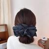 Zhao Lusi Xu Yan Inspiriertes Marineblaues Karomuster Doppellagiges Großes Haargummi Pferdeschwanz-Accessoire