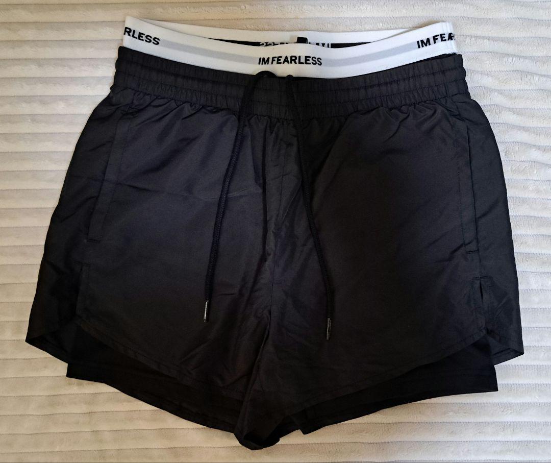 

[USED] LE SSERAFIM Double Layer Shorts, Size M