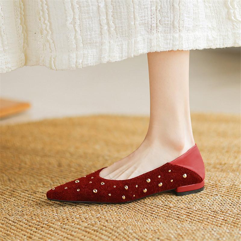 Mode Neue Frühling/Sommer Kuhveloursleder Damen Pumps Schuhe für Damen Mode Nieten Spitzzehen Slipper Schuhe Damen Niedrige Absätze Damenschuhe