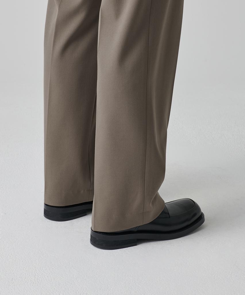 Musinsa Standard Reverse Two-Tuck Semi-Balloon Hidden Elastic Waist Slacks [Dusty Beige]