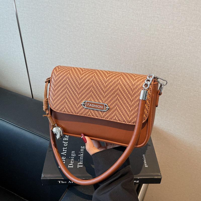 

High-end small square bag women s new summer versatile messenger bag single shoulder underarm bag коричневый