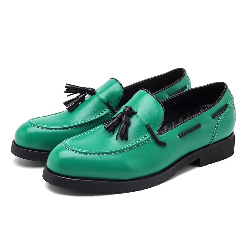 Fashion Men's Loafers, Fashionable Large-sized New Leather Shoes, Trendy Hairstylists Wearing Lazy Casual Shoes On One Foot A19