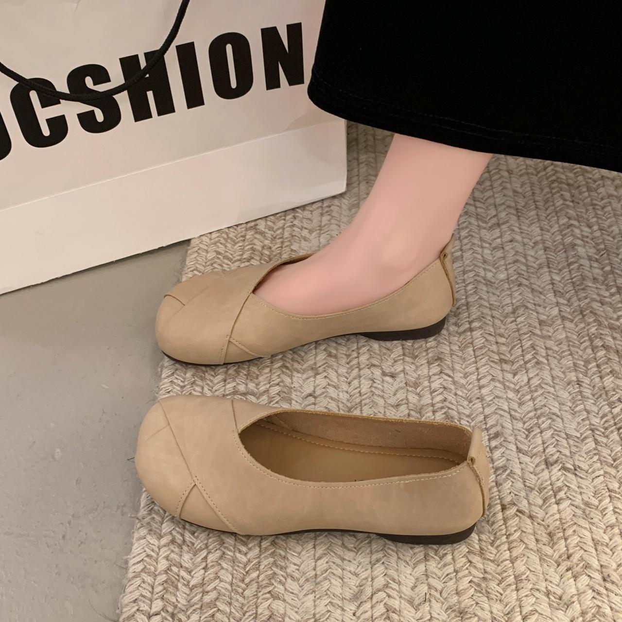 

Женские туфли на плоской подошве с мягкой подошвой, корейская версия обуви Doudou, весна-осень 2025, новые туфли для бабушек с одной педалью, неглубокие ленивые туфли 35