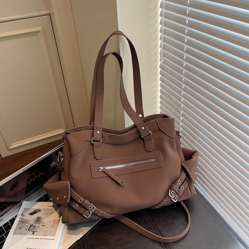 

Retro Spice Girl Locomotive Bag New Korean Large Capacity Portable Tote Bag Casual Versatile Shoulder Messenger Bag