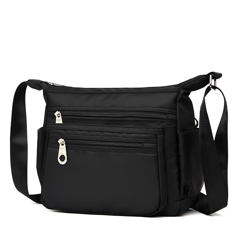 Autumn and winter women's small bags, commuting leisure versatile sports travel shoulder bag 2025 new Korean version messenger bag