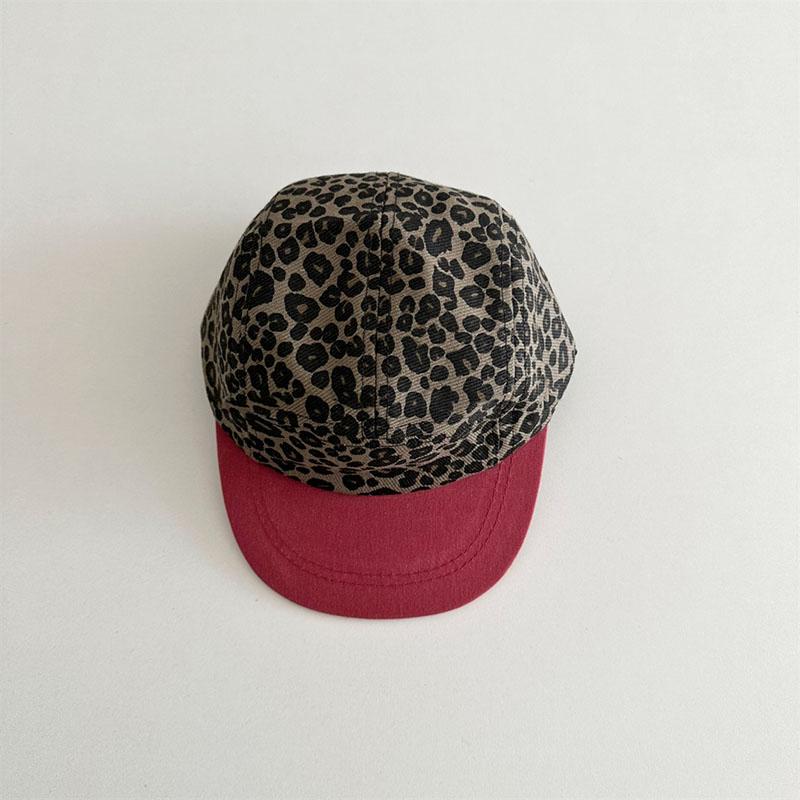 

New Spring Kids Flat Cap 2-6T Cute Leopard Print Girls Peaked Cap Adjustable Boys Flat Brim Baseball Cap one size красный