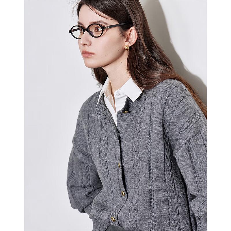 Chuyu Women's 2025 Spring Retro Cable Knit Short Cardigan